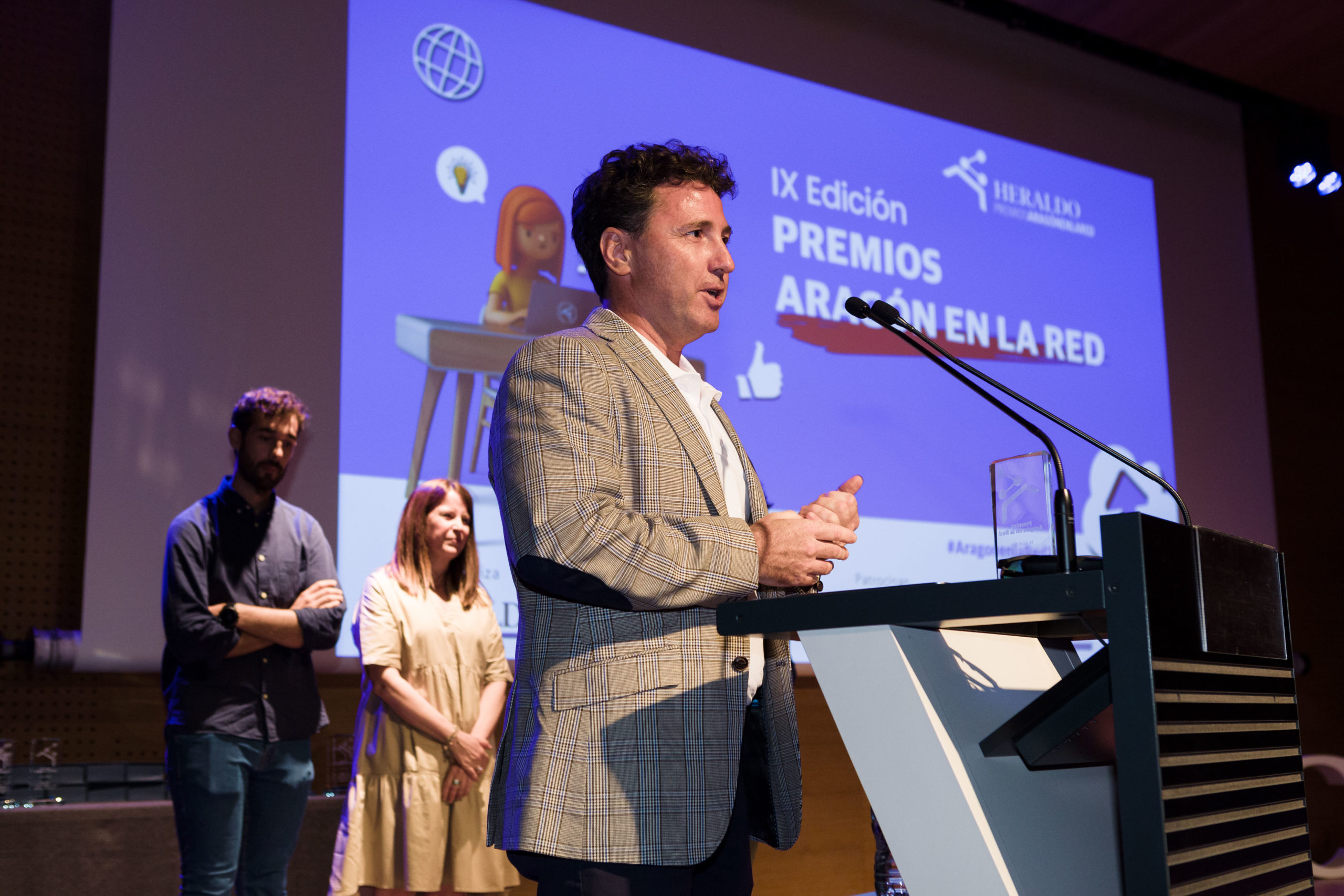 El director gerente de TuHuesca Fernando Blasco en los premios Aragón en la red. Foto: Aránzazu Navarro
