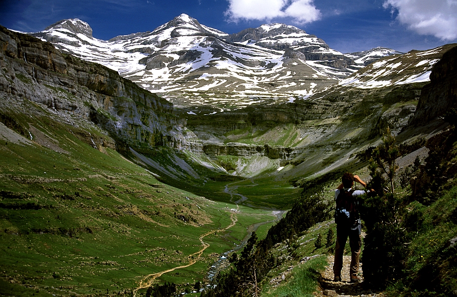 The Pyrenees, beyond the snow: tourism for everyone in a unique space