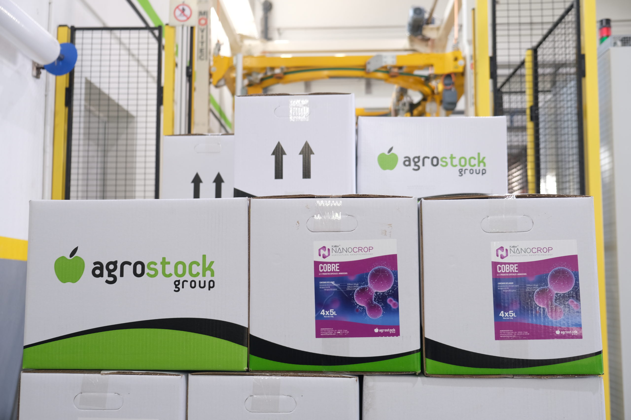 Cajas de productos de Agrostock, en sus instalaciones. FOTO: Marcos Díaz