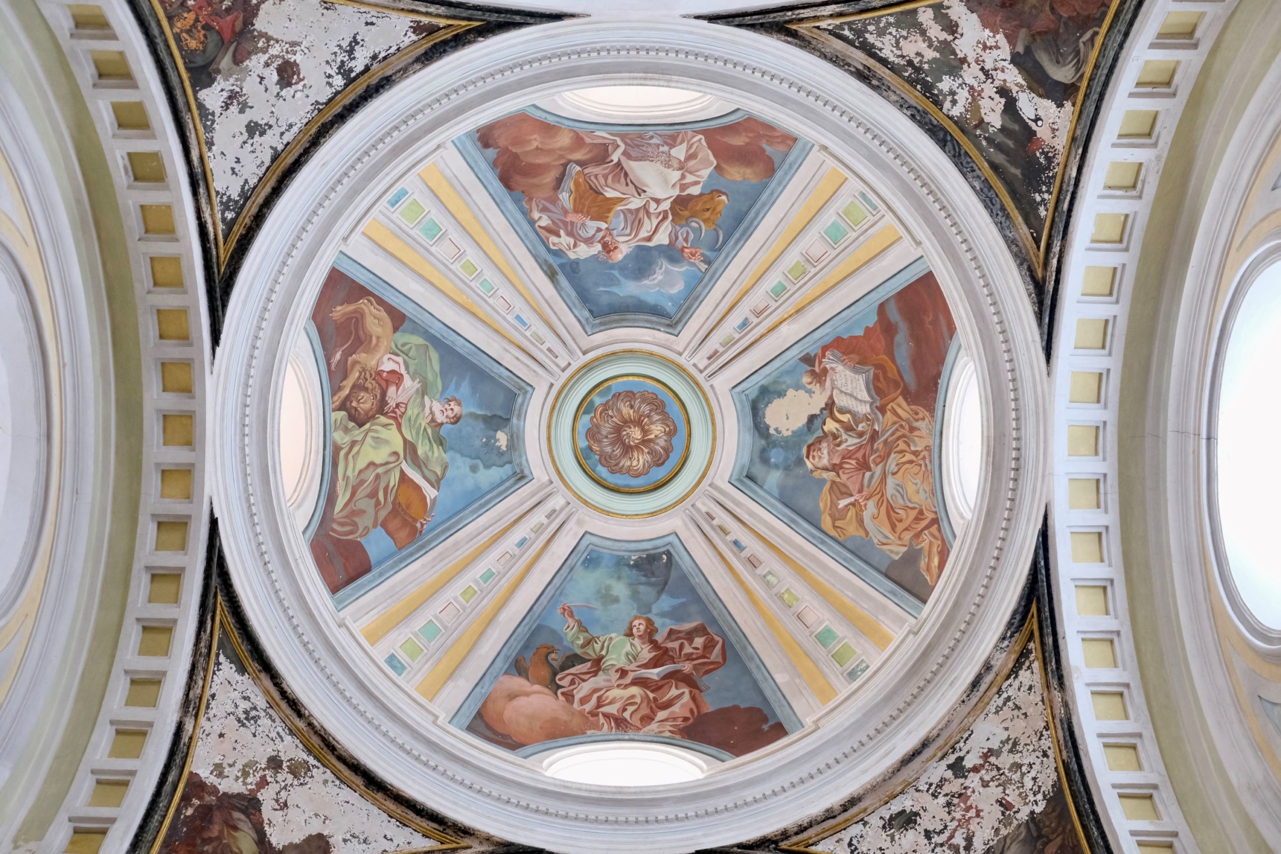 Una de las cúpulas de la cartuja de Nuestra Señora de Las Fuentes, pintada por Manuel Bayeu. FOTO: Marcos Díaz