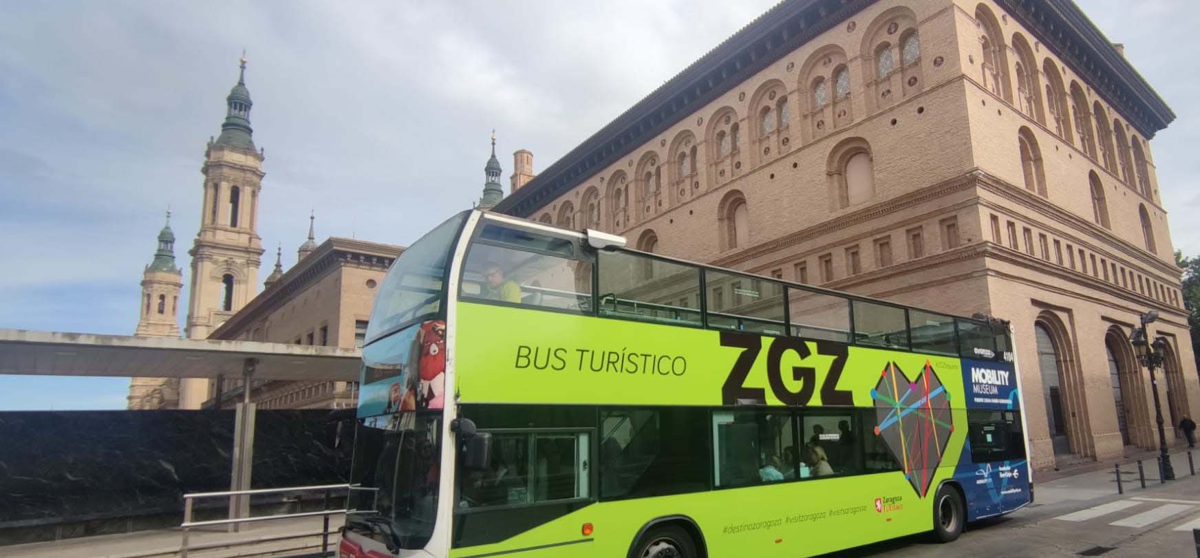 Bus Turístico de Zaragoza Turismo. FOTO: Zaragoza Turismo.