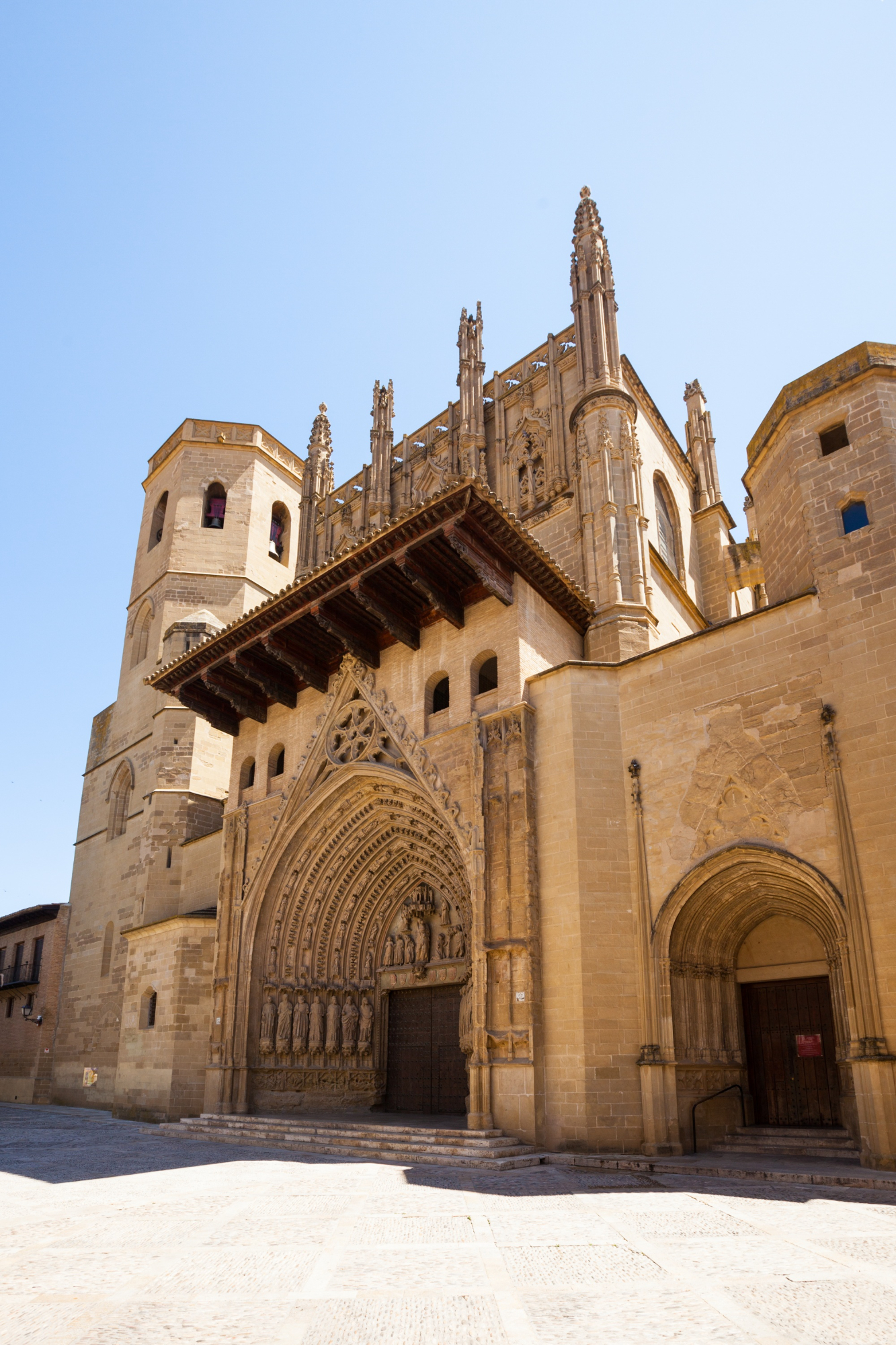 Catedral de Huesca. FOTO: Bearfotos (Freepik)